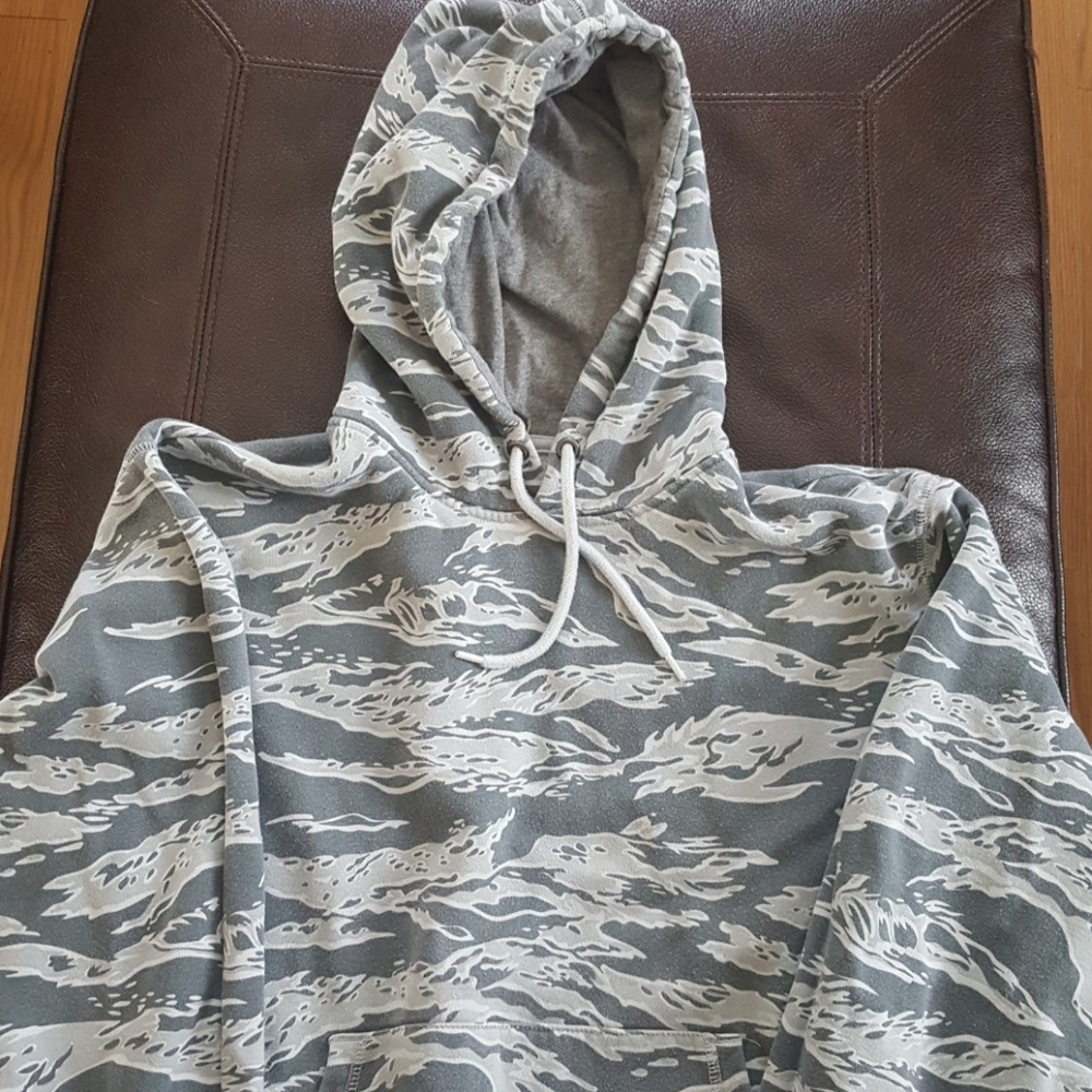 ⭐Mens gray camo hoodie⭐BUNDLE DISCOUNT
